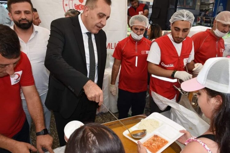 İzmir Buca’da aşure bereketi