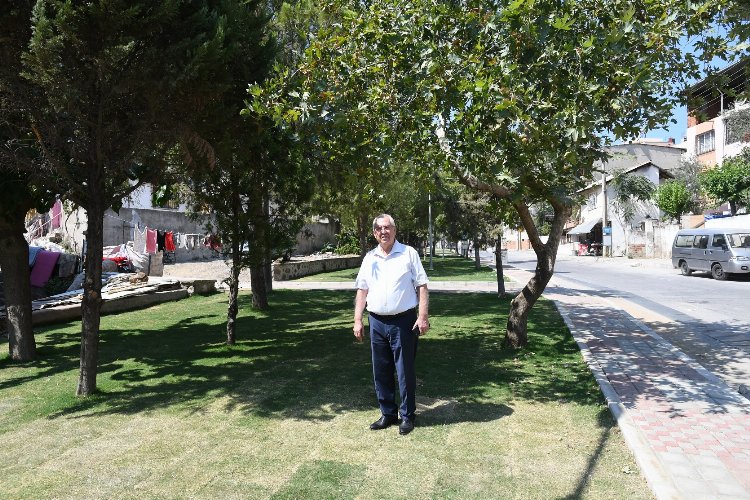 İzmir Karabağlar'da bir taşta iki kuş