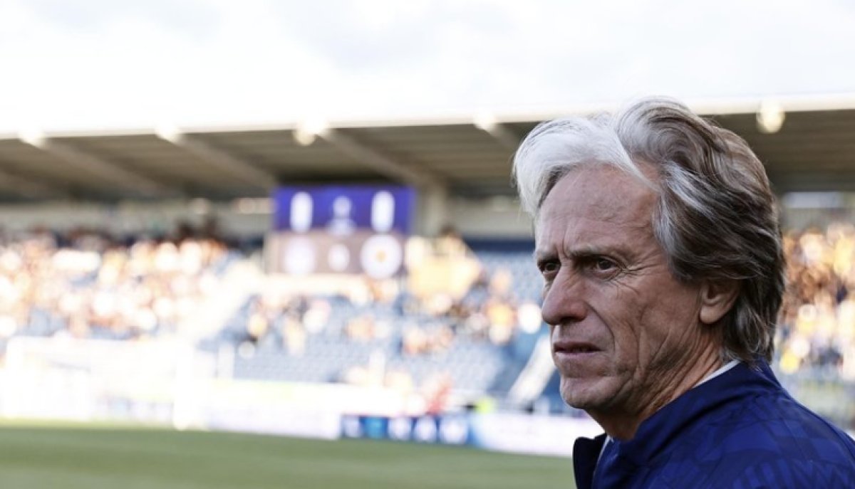 Jorge Jesus: Arda bazı şeyleri tek başına yapmaya çalışıyor