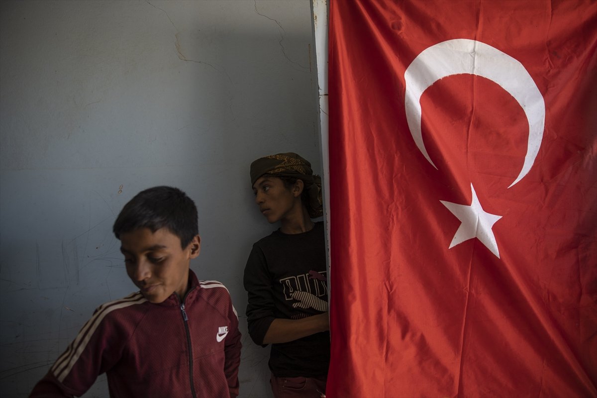 Kahraman Mehmetçik'ten Barış Pınarı bölgesine insani yardım faaliyetleri