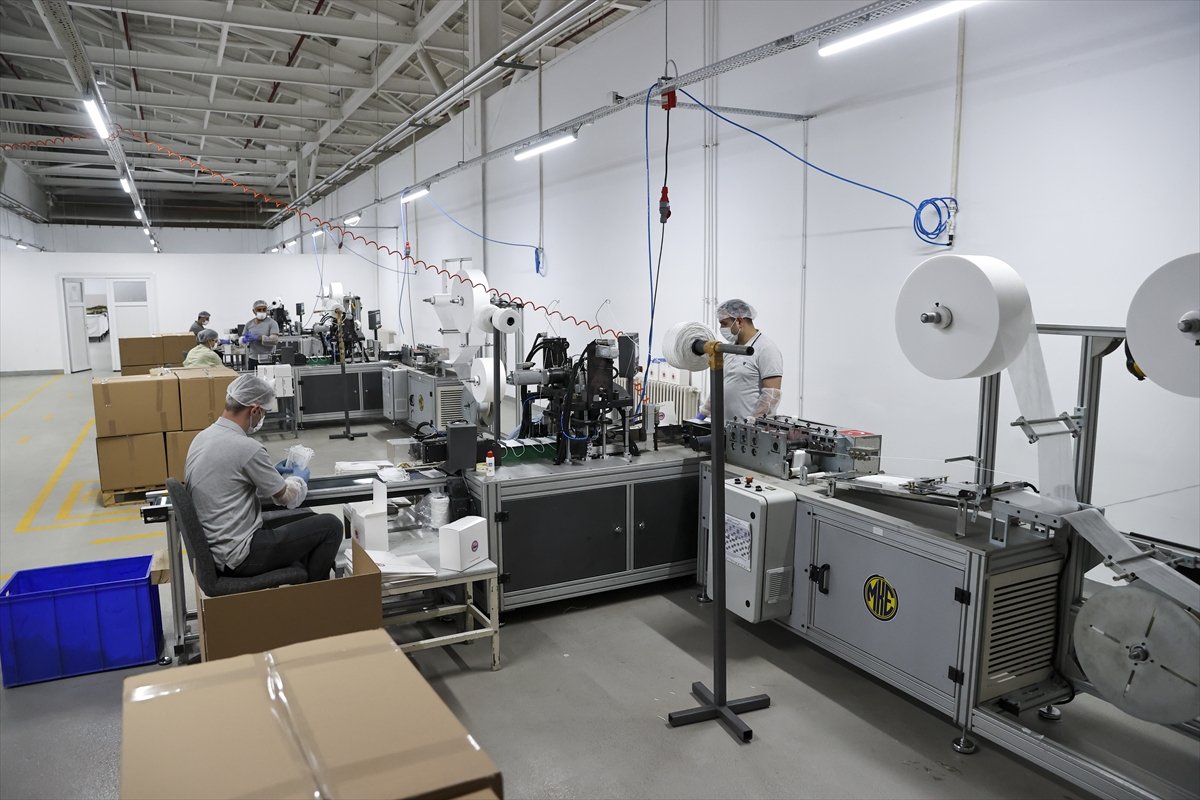 Kamuflajlı askeri elbiselerde Sıfır Atık dönemi