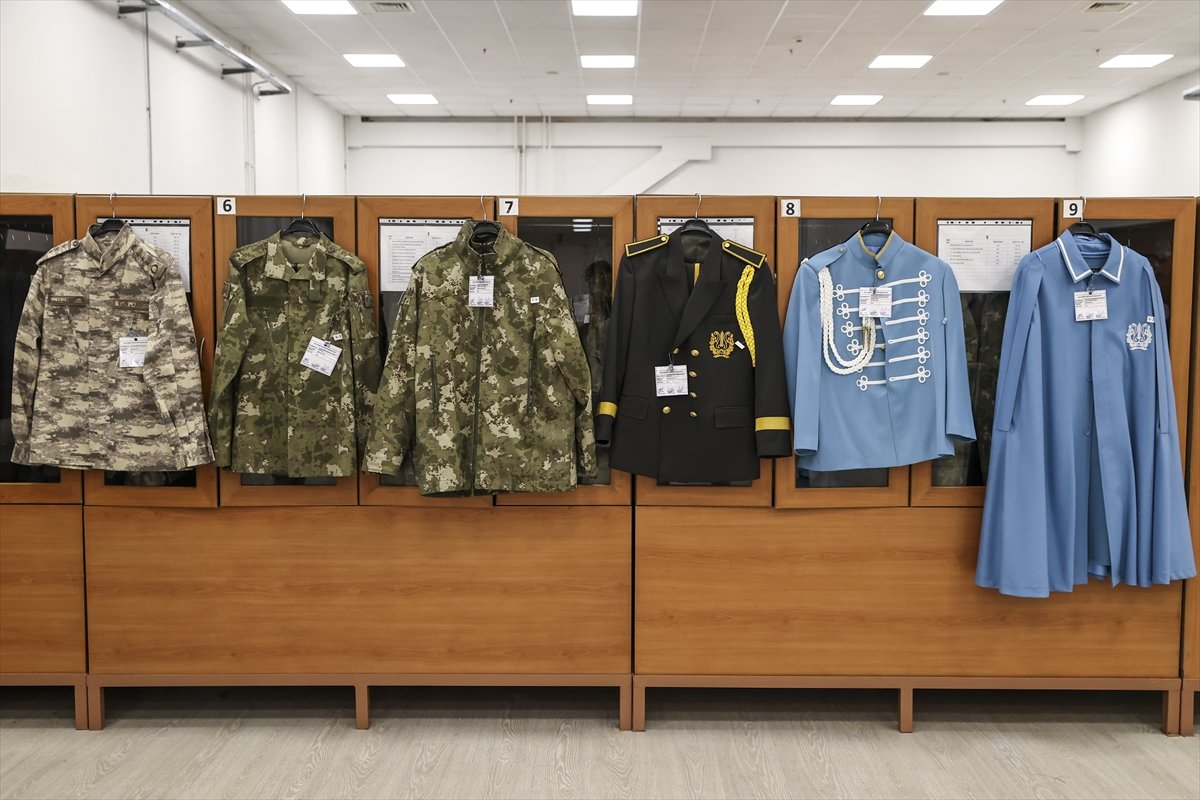 Kamuflajlı askeri elbiselerde Sıfır Atık dönemi