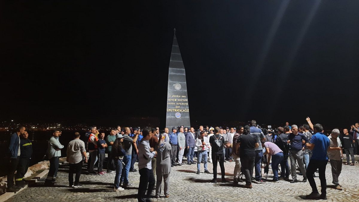 Kocaeli'de Marmara Depremi'nde hayatını kaybedenler 03.02'de anıldı