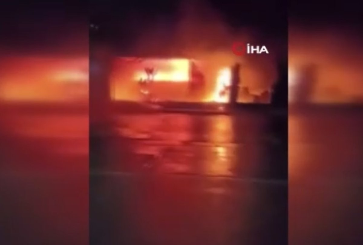 Meksika'da kartel üyeleri dükkanlara ve araçlara saldırdı: 1 ölü, 5 yaralı