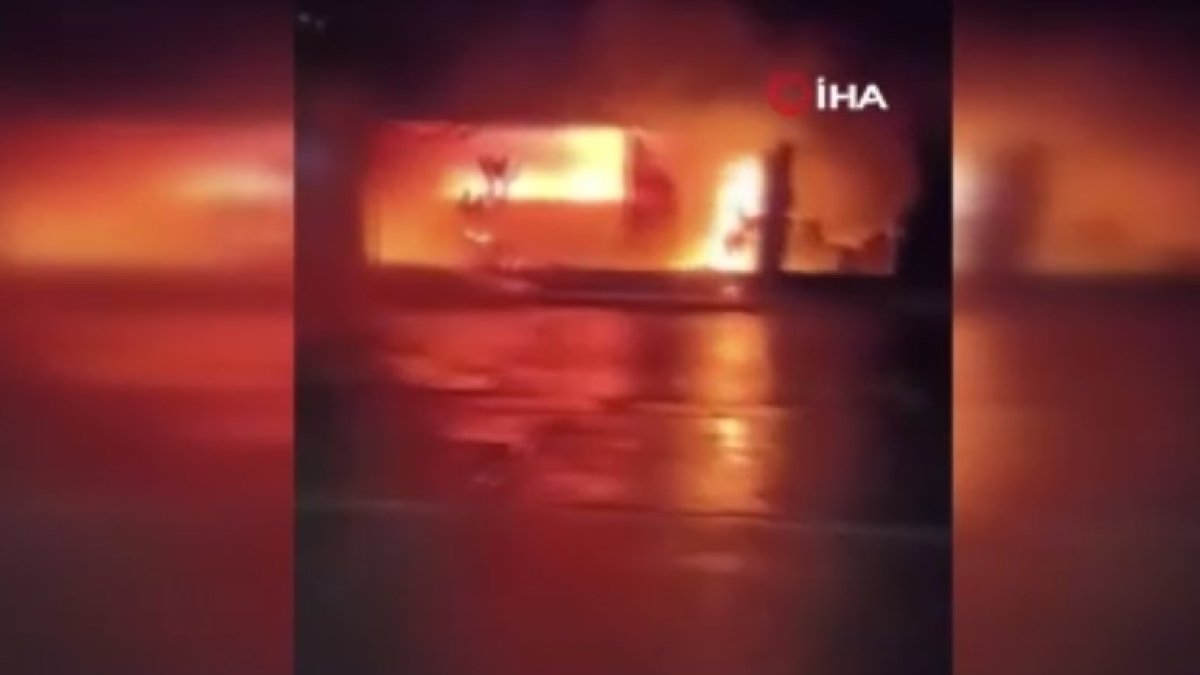 Meksika'da kartel üyeleri dükkanlara ve araçlara saldırdı: 1 ölü, 5 yaralı