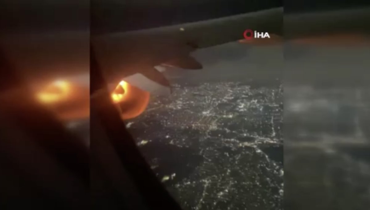 Meksika'da yolcu uçağı havada alev aldı