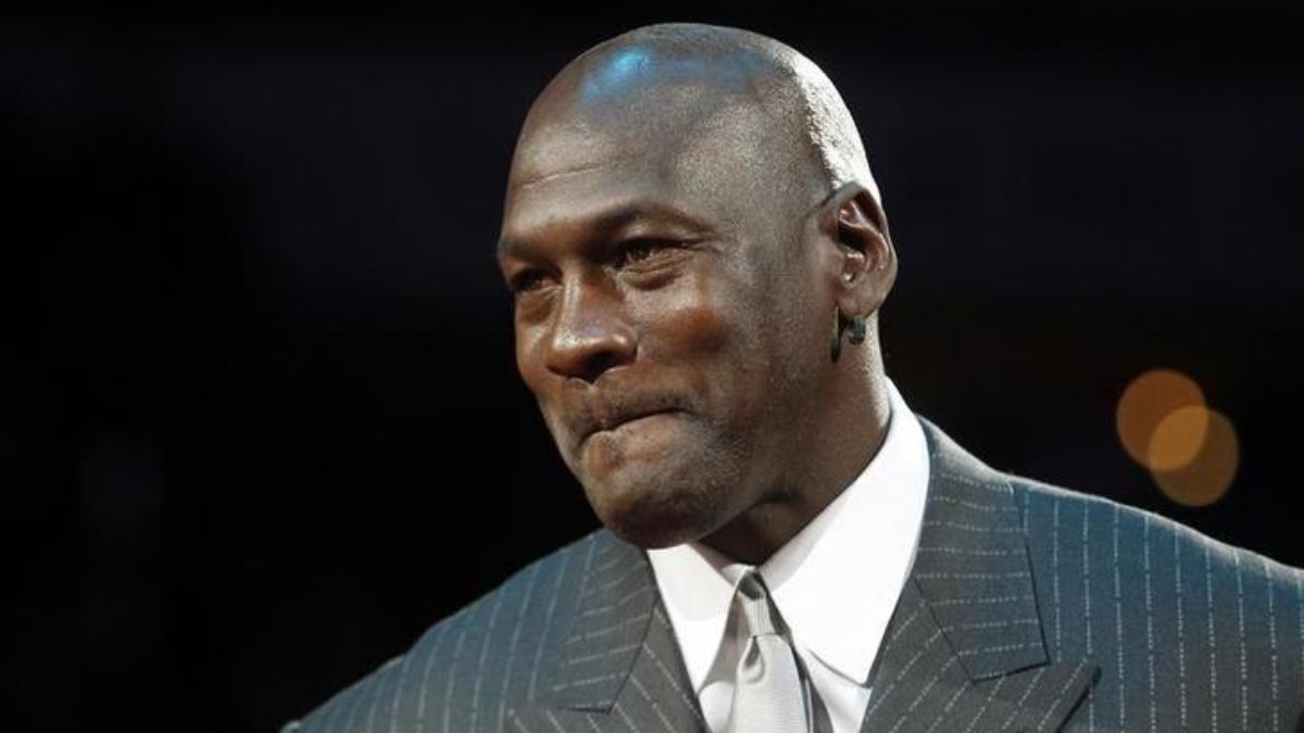 Micheal Jordan, her 5 saatte 3 milyon dolar kazandırıyor