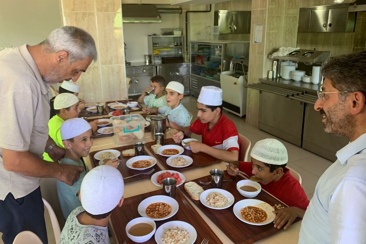 Müftü Özler Kur'an kursu öğrencilerini ziyaret etti