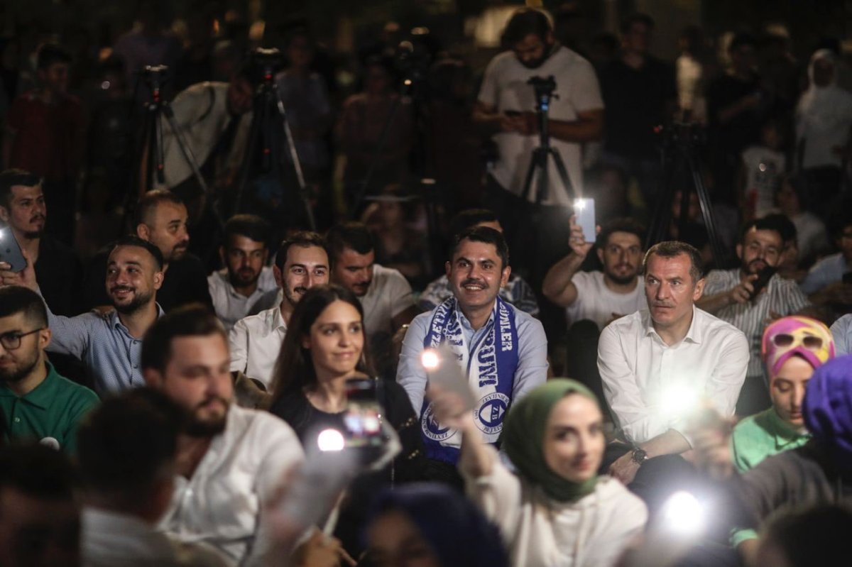 Murat Kurum, Zeytinburnu Millet Bahçesi'nde gençler ile bir araya geldi