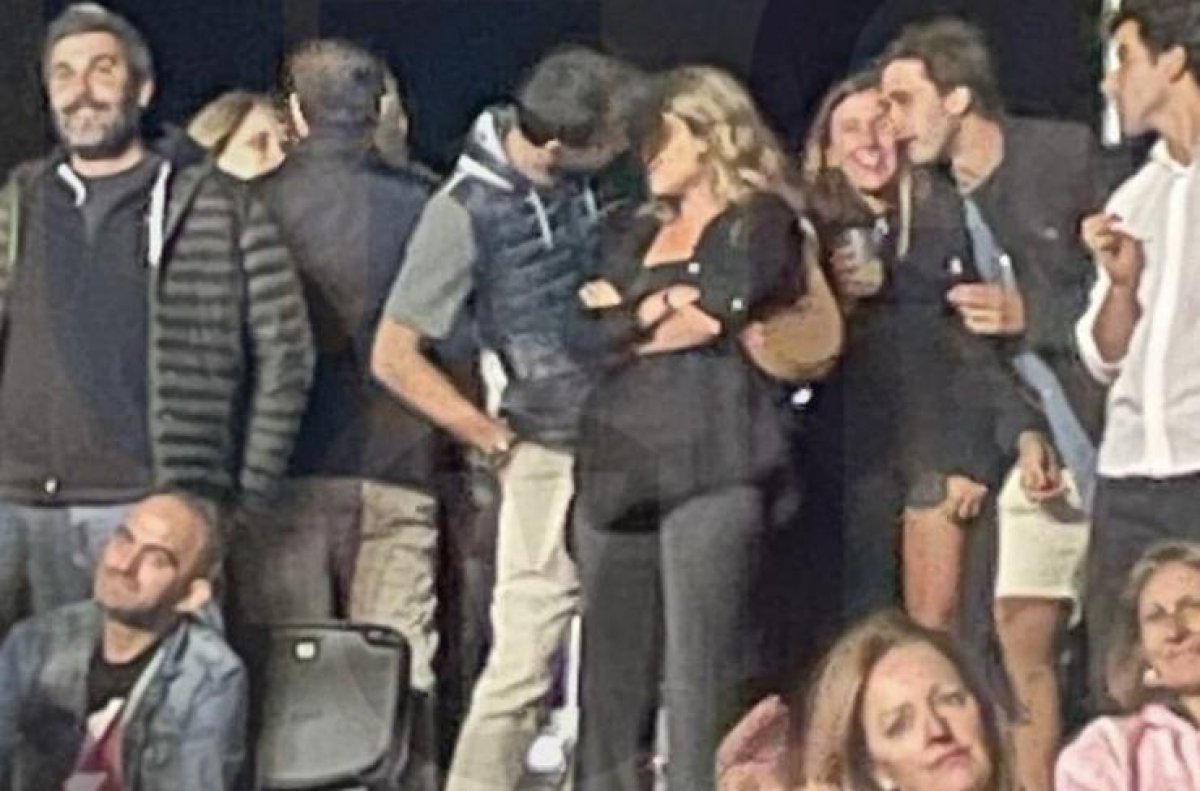 Pique, genç bir kızla görüntülendi