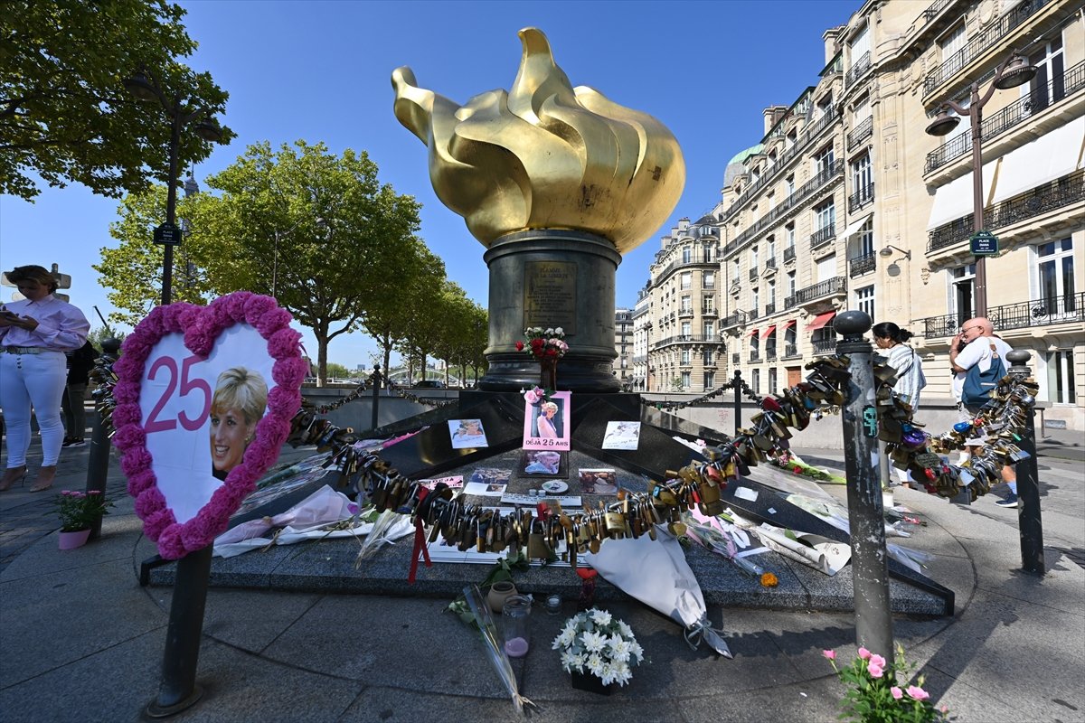 Prenses Diana 25. ölüm yıl dönümünde anıldı