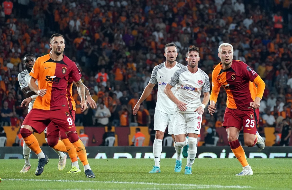 Seferovic, net fırsatları harcadı
