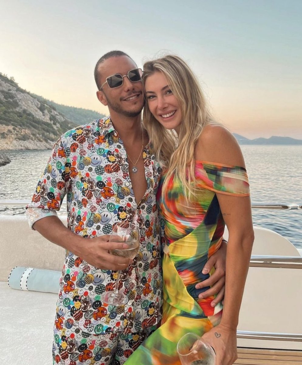 Şeyma Subaşı 20 milyon dolarlık teknede çok şanslıyım diyerek  paylaşım yaptı