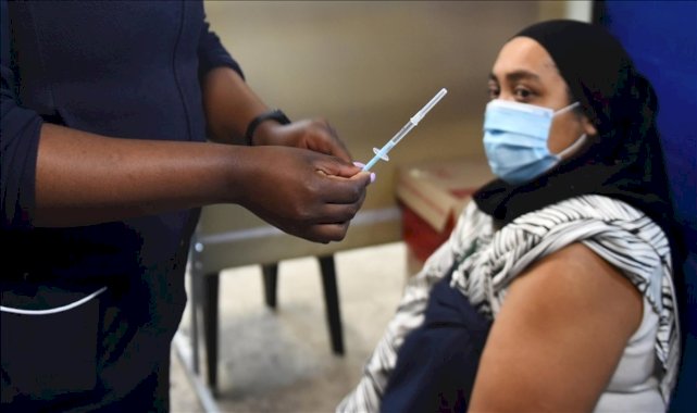 Güney Afrika'da Kovid-19 aşısı bağlantılı ölüm kaydedildi