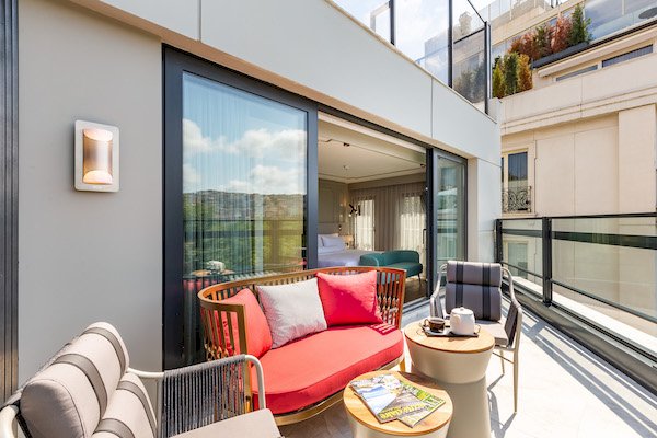 Oteller virüslerle savaşmanın yolunu ileri teknolojilerde buldu