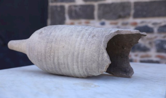 Tarihi surlarda 1700 yıllık “Amfora” bulundu