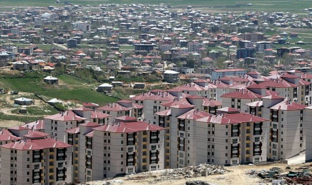 Terör mağduru aileler yeni yuvalarına kavuşuyor