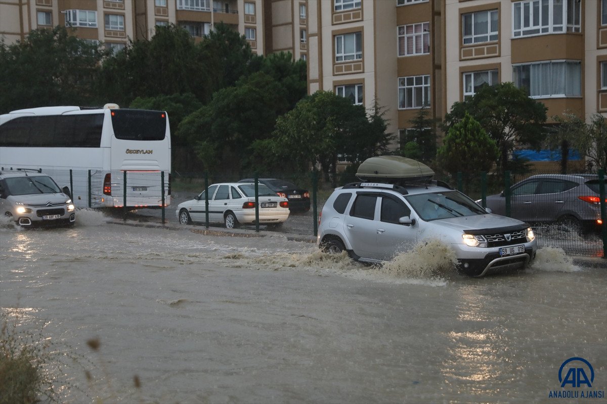 Trakya'da sağanak yağışı etkili oldu