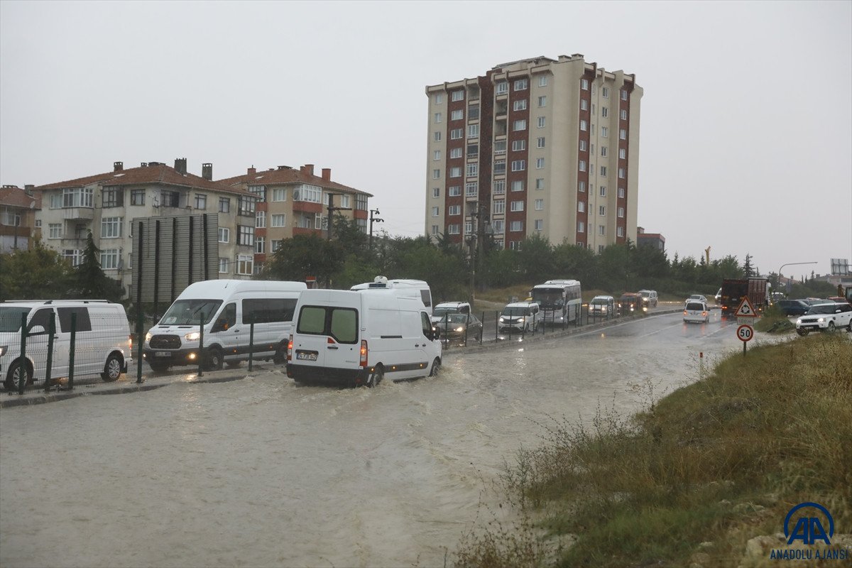 Trakya'da sağanak yağışı etkili oldu