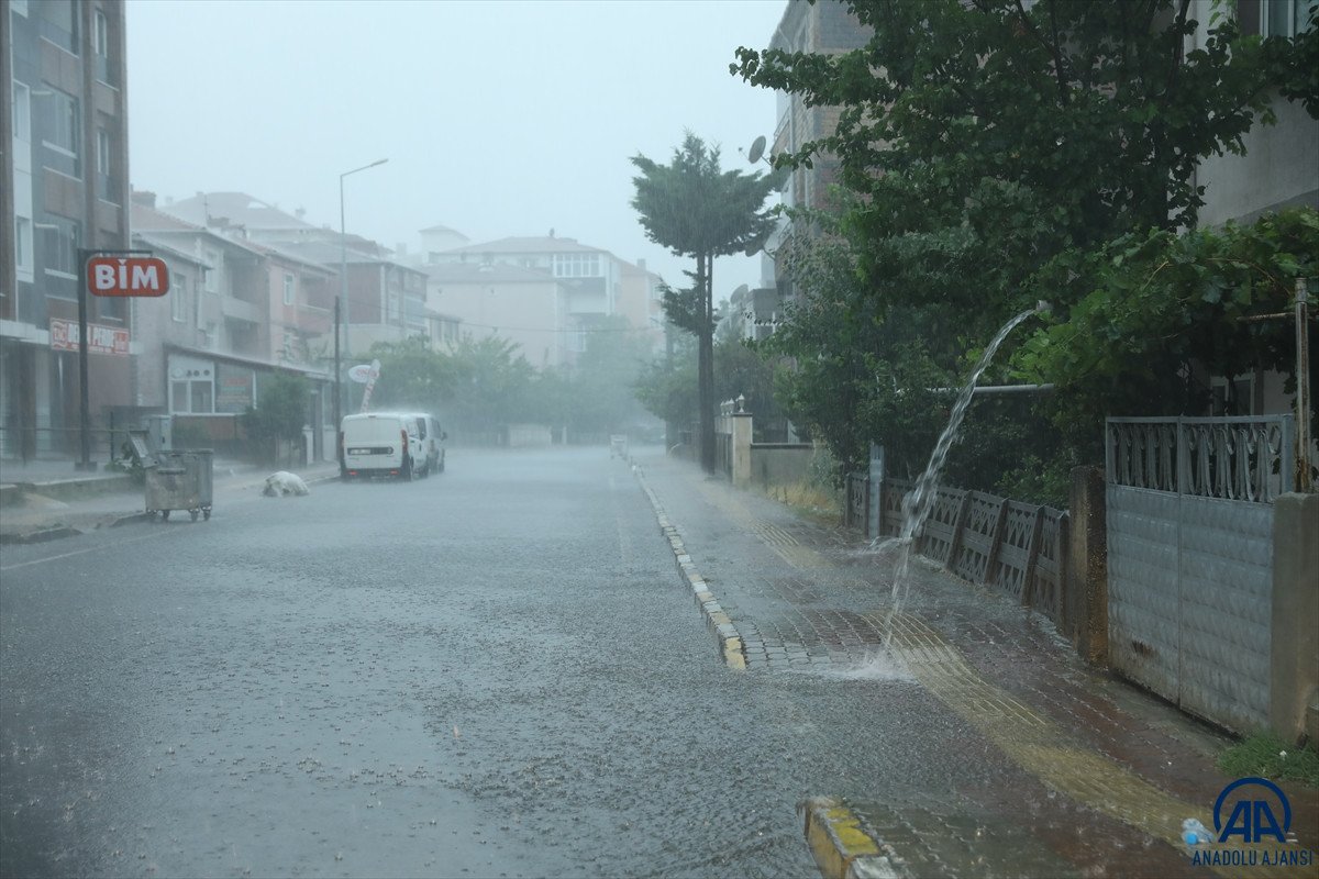 Trakya'da sağanak yağışı etkili oldu