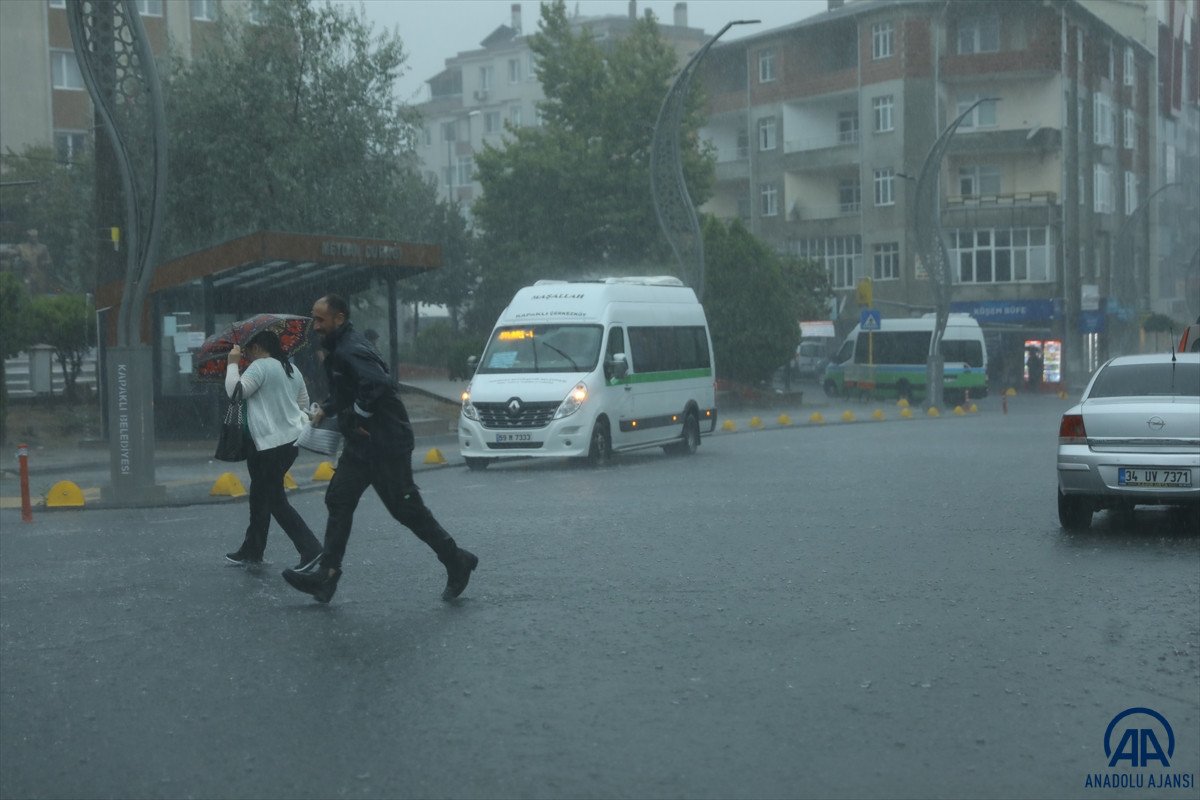 Trakya'da sağanak yağışı etkili oldu