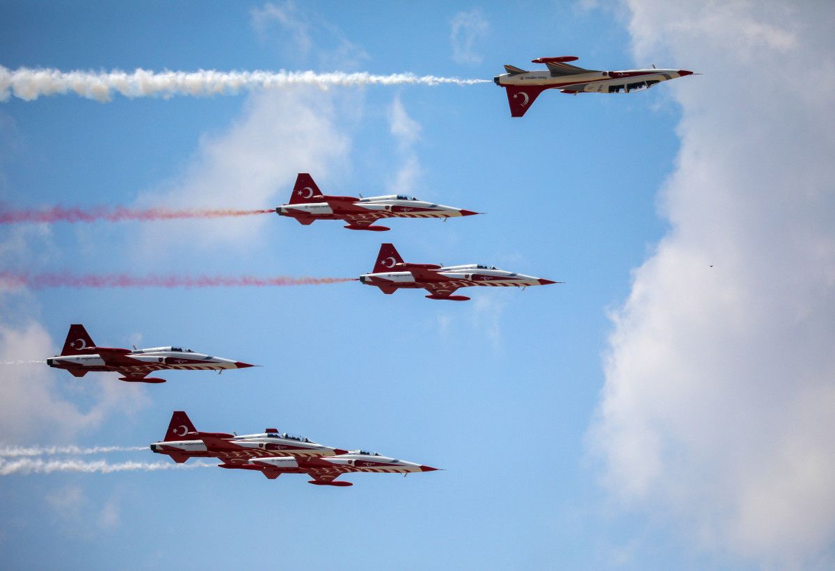 Türk Yıldızları'ndan Büyük Taarruz uçuşu