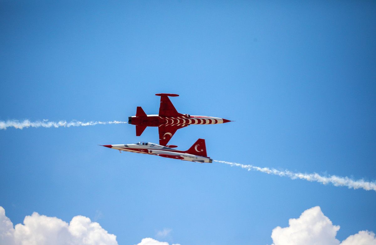 Türk Yıldızları'ndan Büyük Taarruz uçuşu