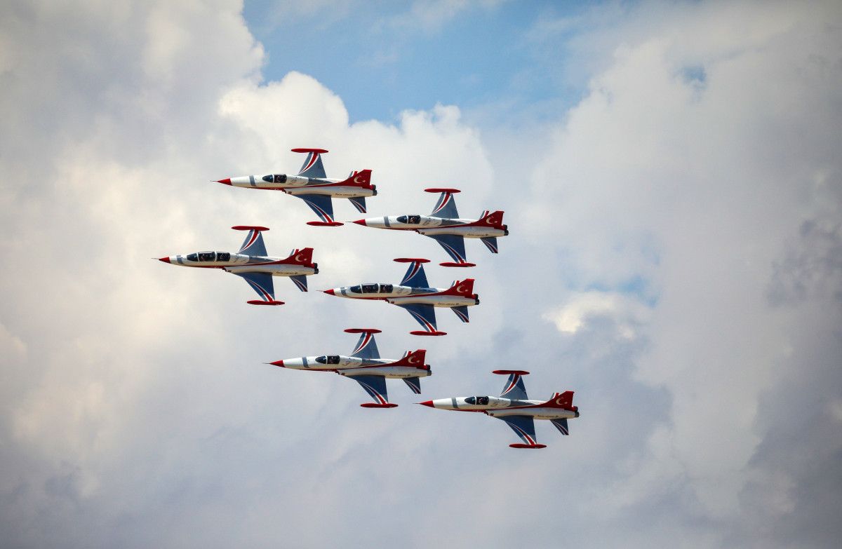 Türk Yıldızları'ndan Büyük Taarruz uçuşu
