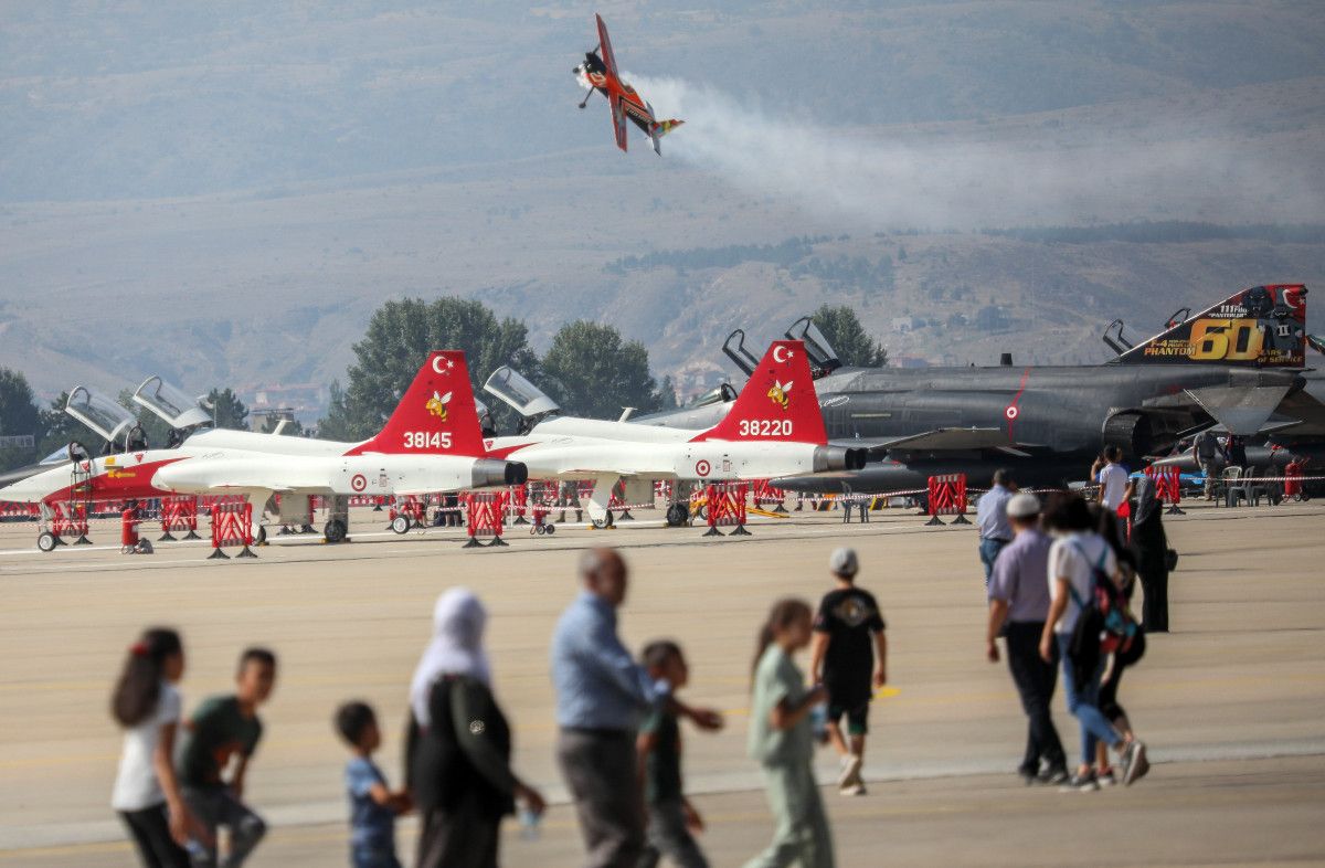 Türk Yıldızları'ndan Büyük Taarruz uçuşu