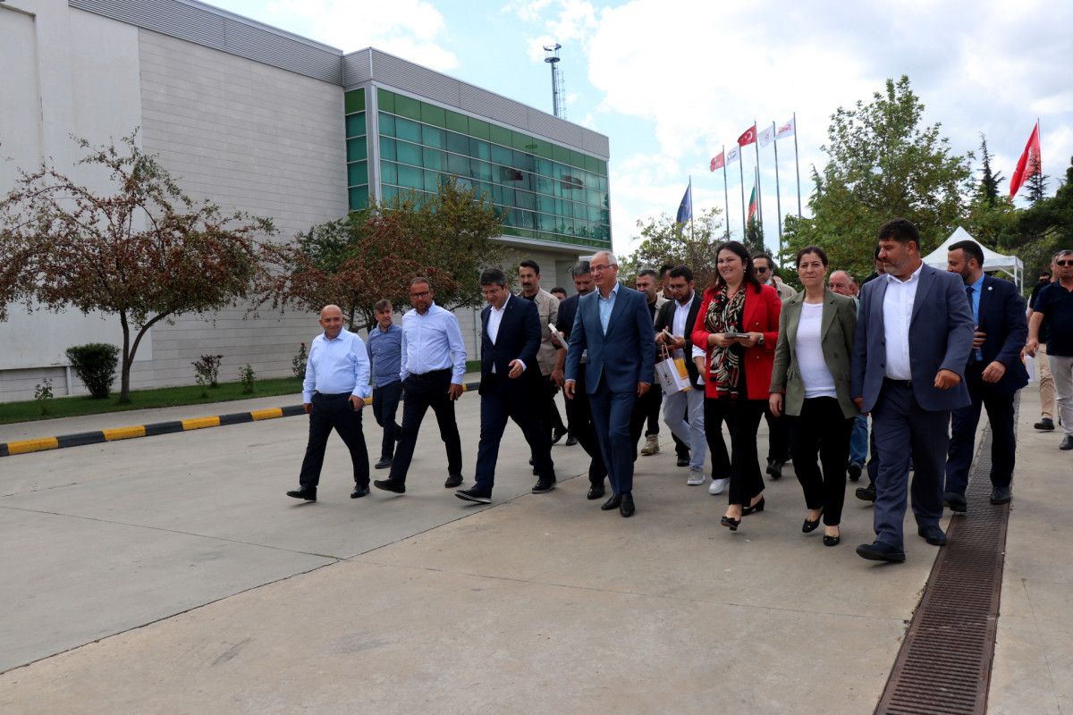 AK Parti gurbetçileri Cumhurbaşkanı Erdoğan'ın mektubuyla uğurladı