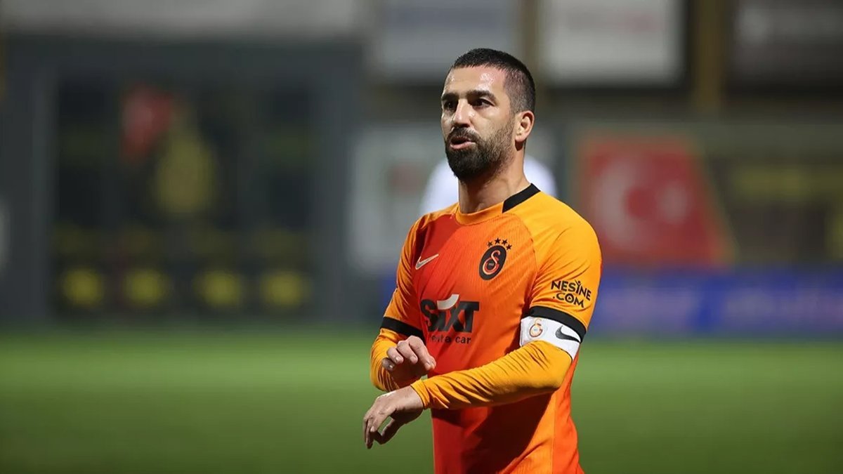 Arda Turan'dan kendisini keşfeden antrenöre vefa