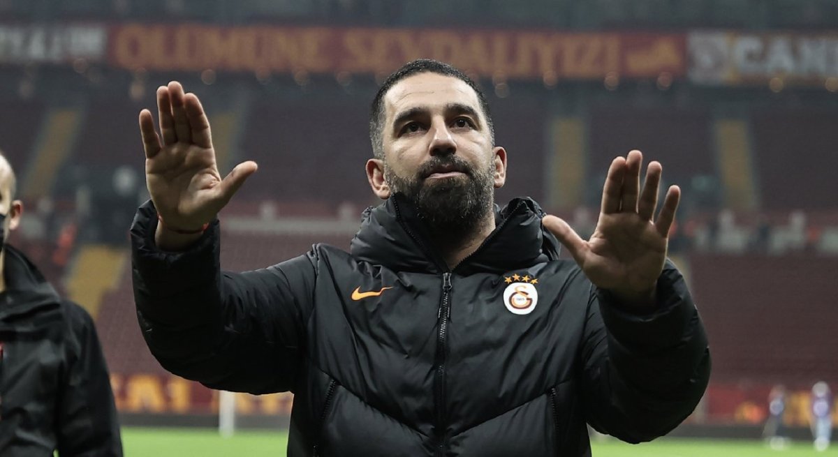 Arda Turan'dan kendisini keşfeden antrenöre vefa