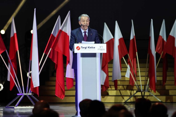 Bakan Akar: En büyük tehdit terördür