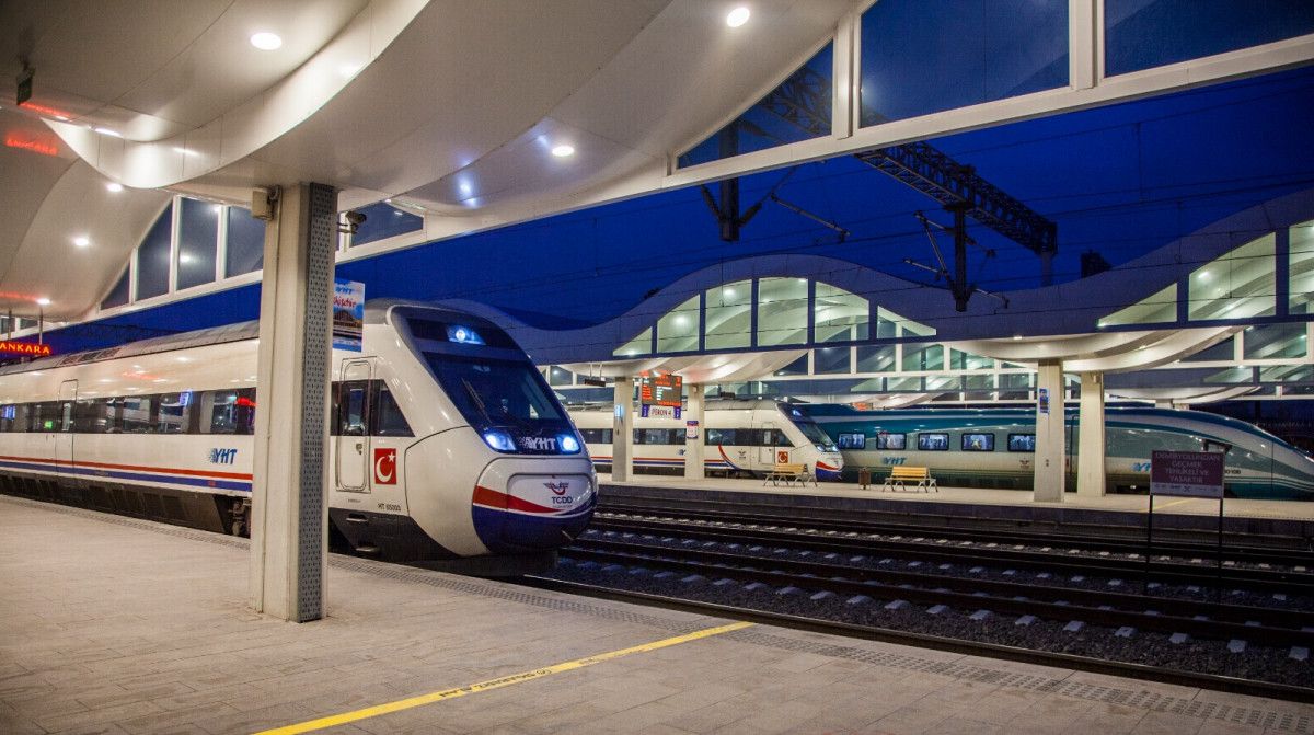 Bakan Karaismailoğlu: Hızlı tren seferlerini arttırıyoruz