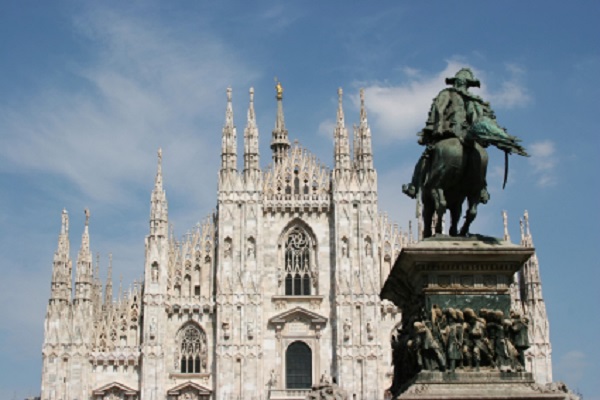 Dünya turuna maviliklerde açılın