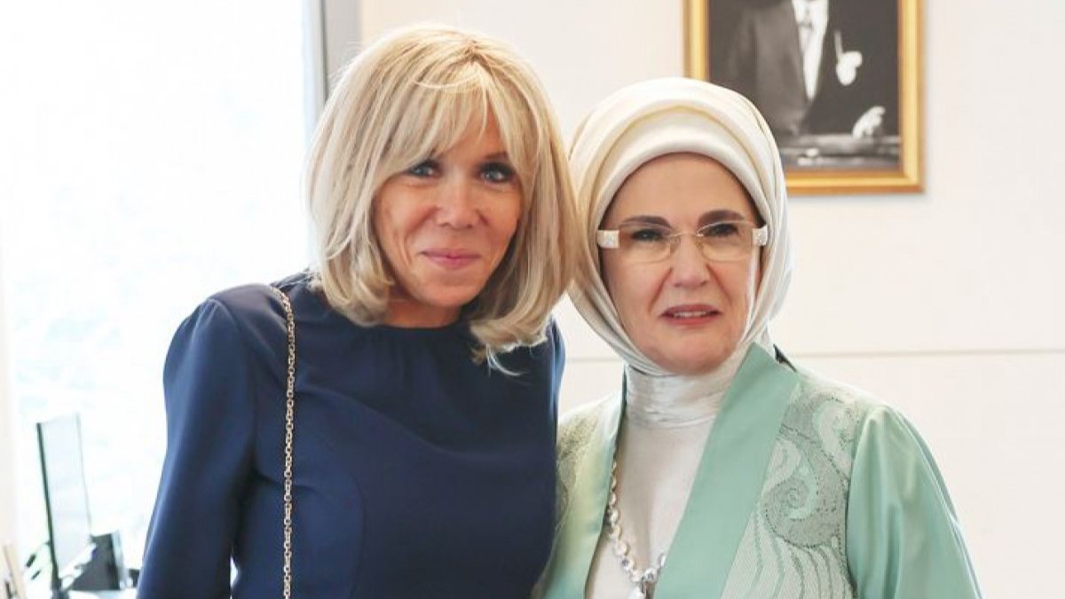 Emine Erdoğan, Fransız First Lady Macron ile buluştu