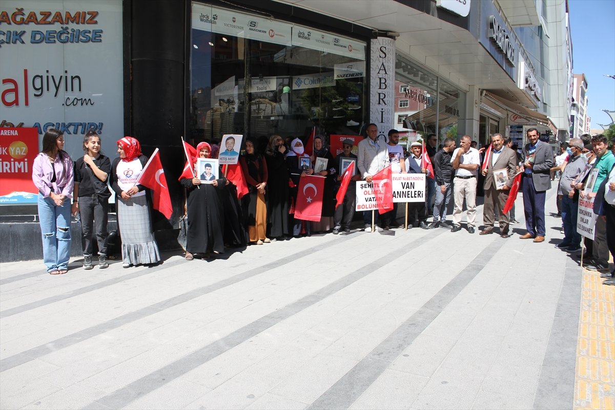 Evlat nöbetindeki anne: HDP'ye bakanlık verilmesini istemiyoruz