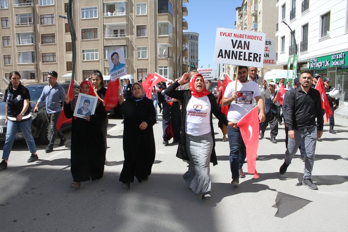 Evlat nöbetindeki anne: HDP'ye bakanlık verilmesini istemiyoruz