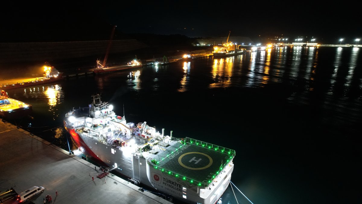 Fatih Dönmez: Karadeniz'deki boruların 140 kilometresi tamamlandı