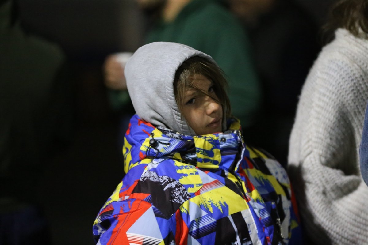 Gürcistan'da gönüllüler Rus vatandaşları için yardım noktası kurdu