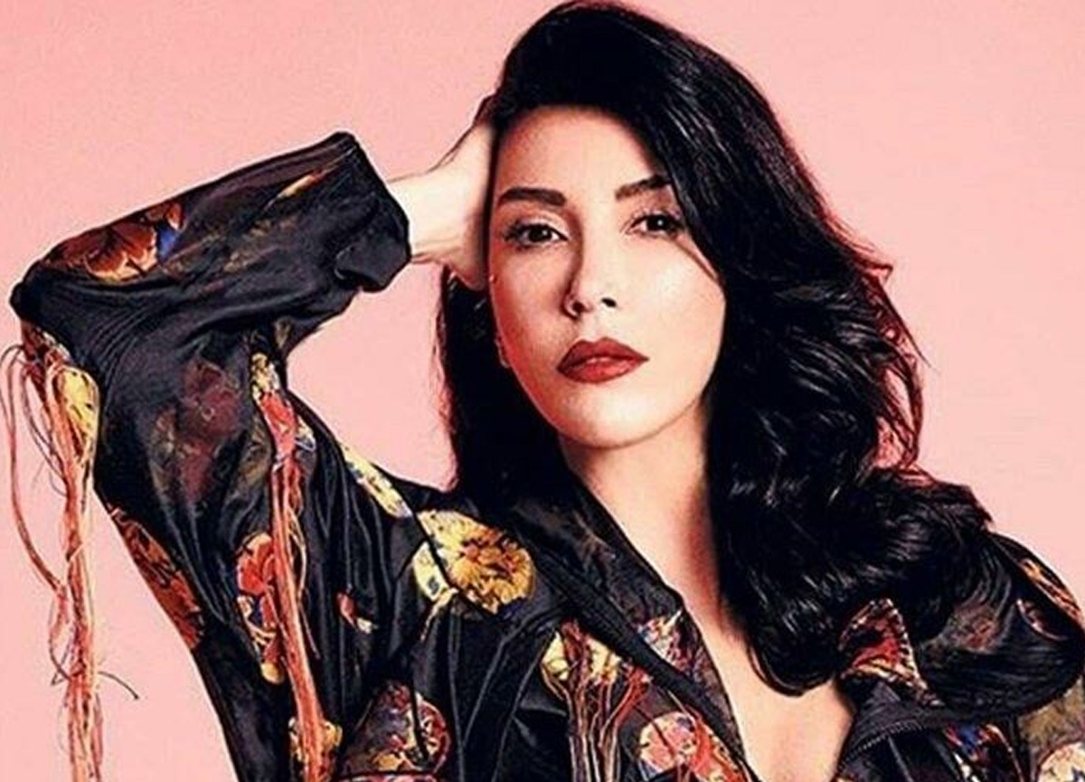 Hande Yener, yaza veda pozu!