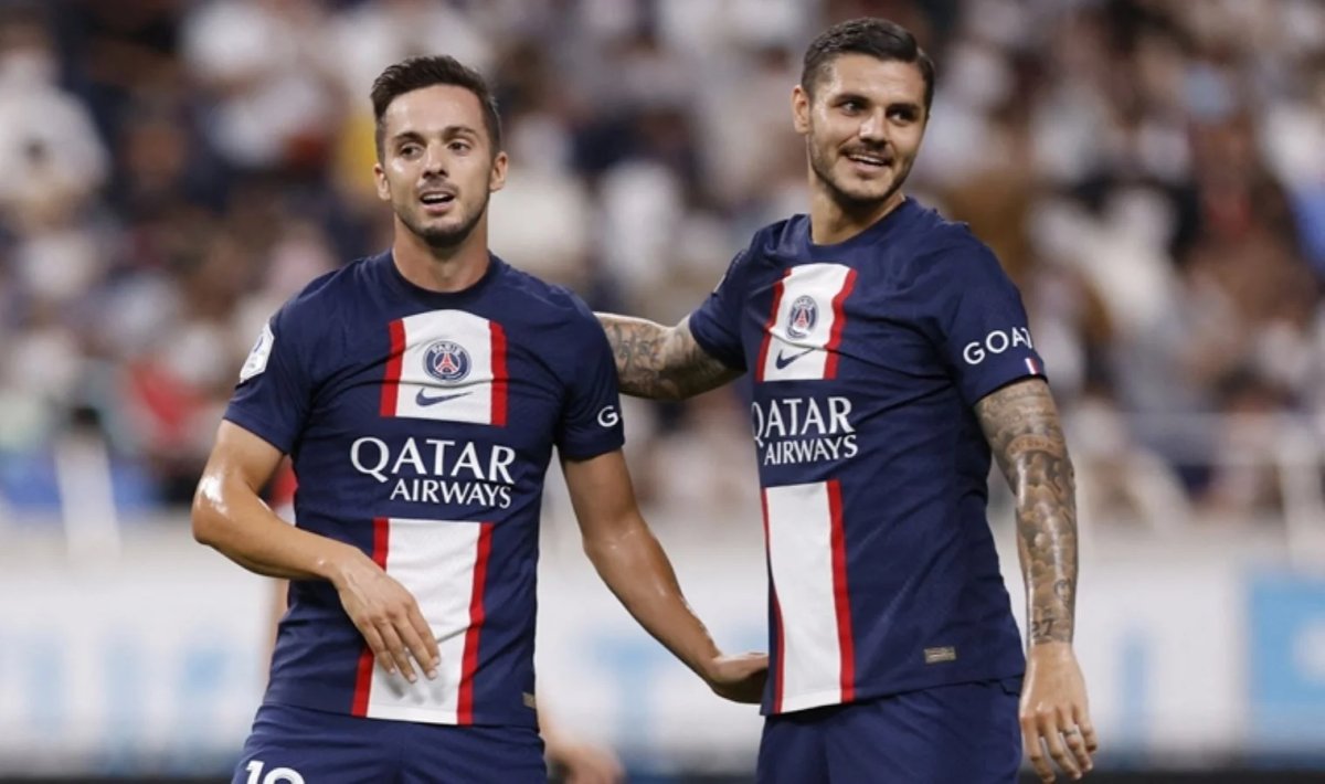 Icardi ve eşinden Galatasaray paylaşımı