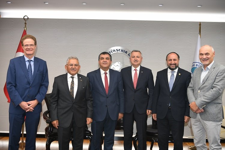 Kayseri Büyükşehir&#039;e ziyaretçi akını