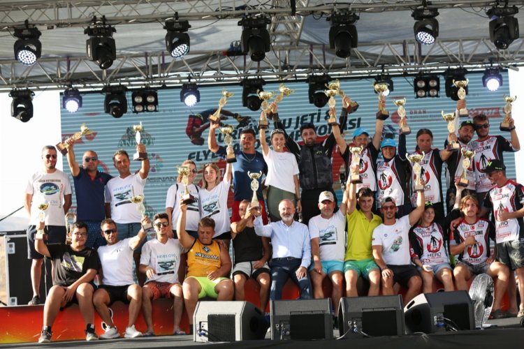 Kayseri'de Türkiye Su Jeti ve Flyboard heyecanı