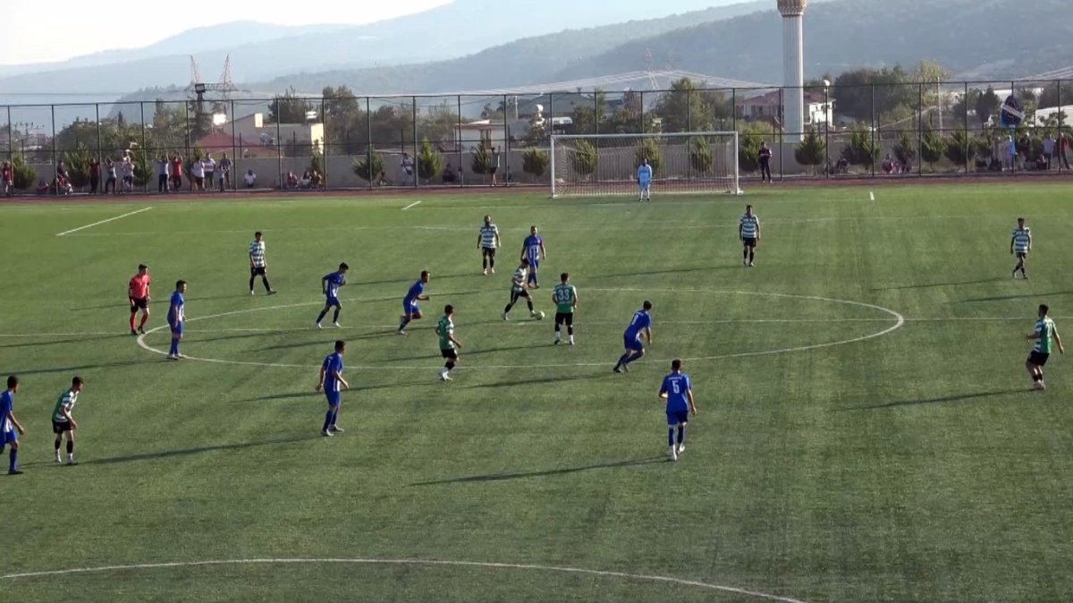 Mersin'de köyler arası coşkulu maç