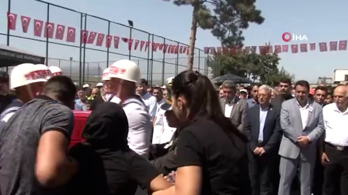 Mersinli şehit toprağa verildi