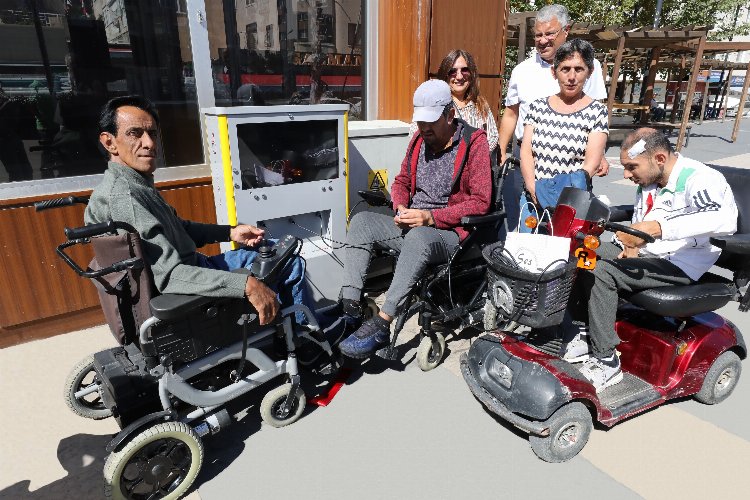 Narlıdere&#039;de engelli şarj istasyonu kuruldu