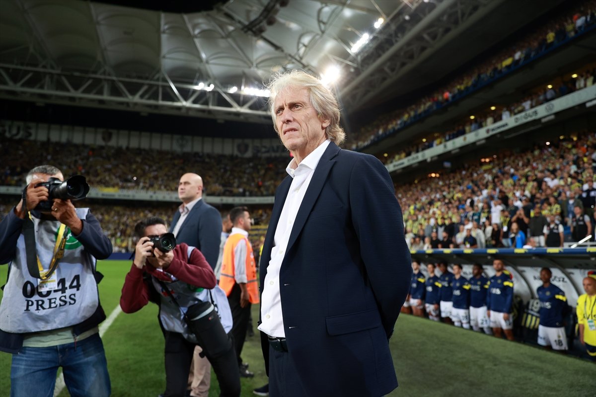 Nihat Kahveci: Fenerbahçe bir an önce stadın kapasitesini artırsın