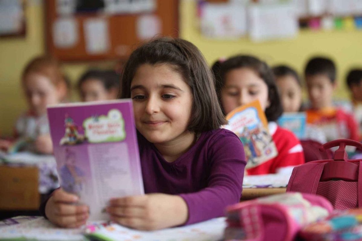 Okul öncesi ve birinci sınıflar için yüz yüze eğitim başladı