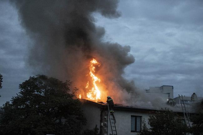 Rus ordusu Harkiv'e saldırdı